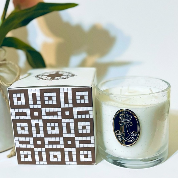Chateau De Versailles “Chapelle Royale” Scented Candle - Picture 7 of 9